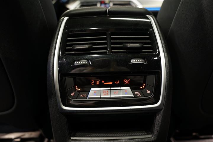 Sort BMW X5 fra 2020