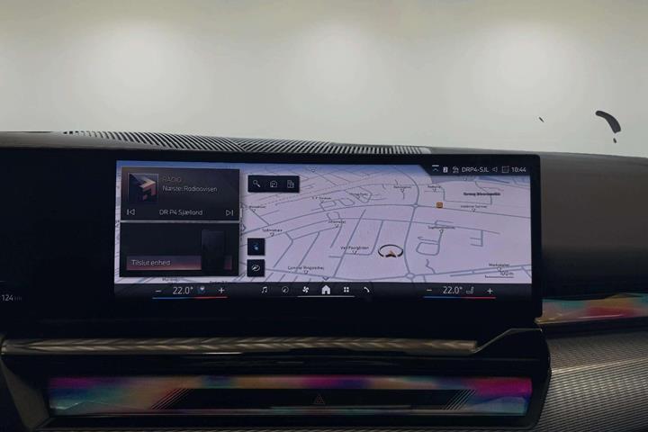 Grå BMW i5 fra 2025