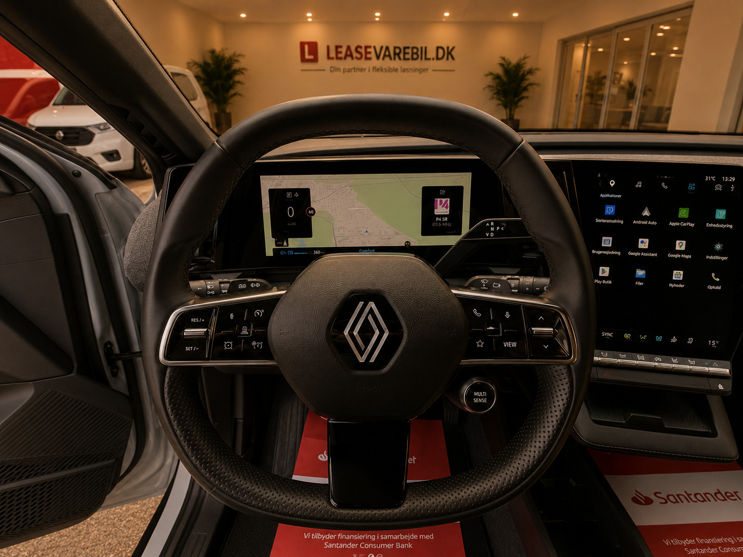 Grå Renault Megane E-Tech fra 2023