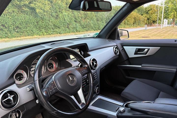 Sort Mercedes GLK220 fra 2015