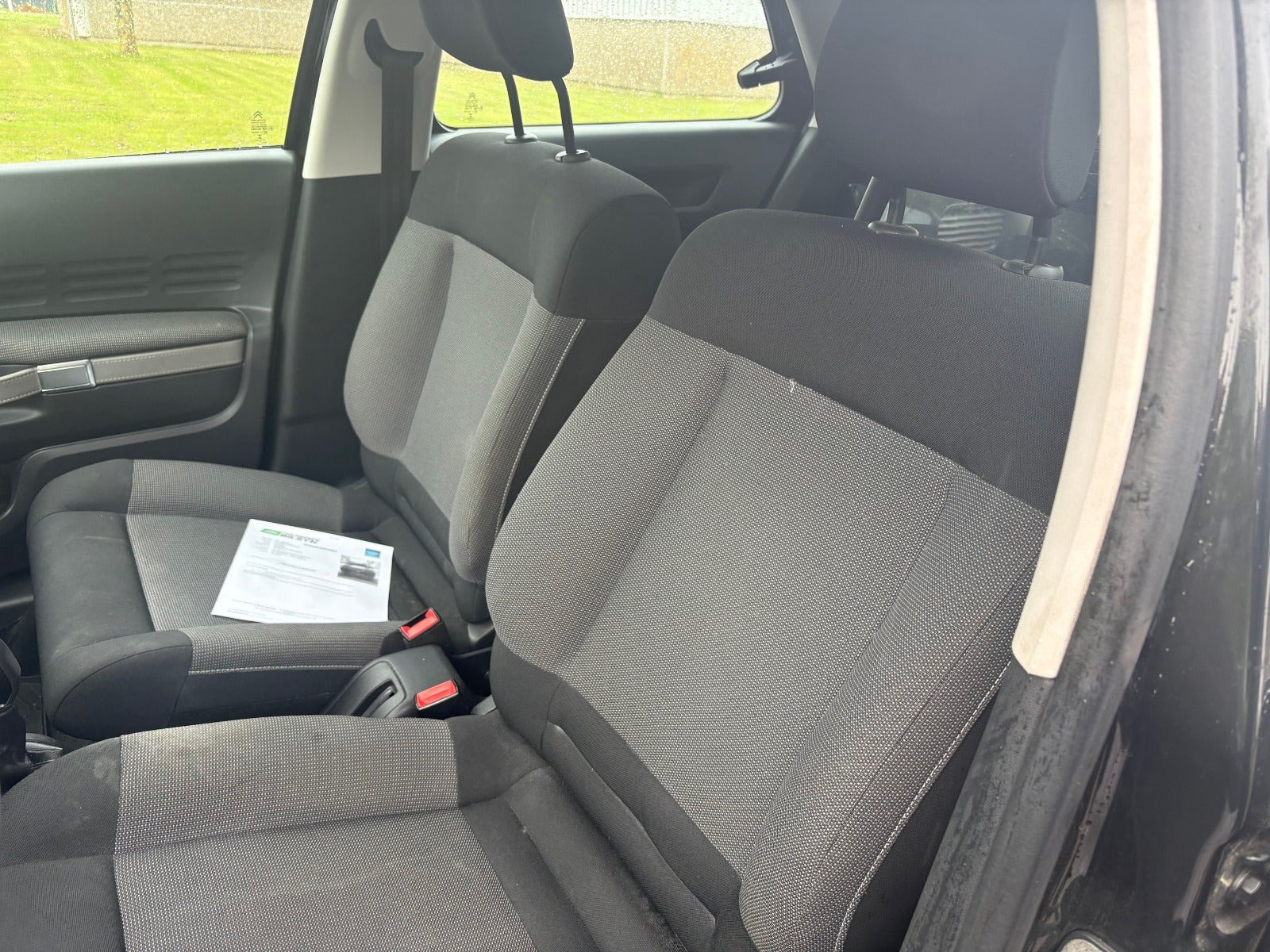 Sort Citroën C4 Cactus fra 2016
