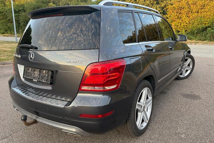Sort Mercedes GLK350 fra 2015