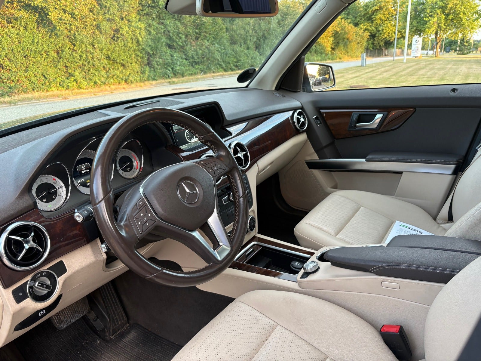 Sort Mercedes GLK350 fra 2015