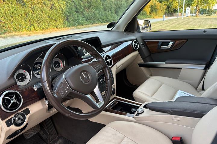 Sort Mercedes GLK350 fra 2015