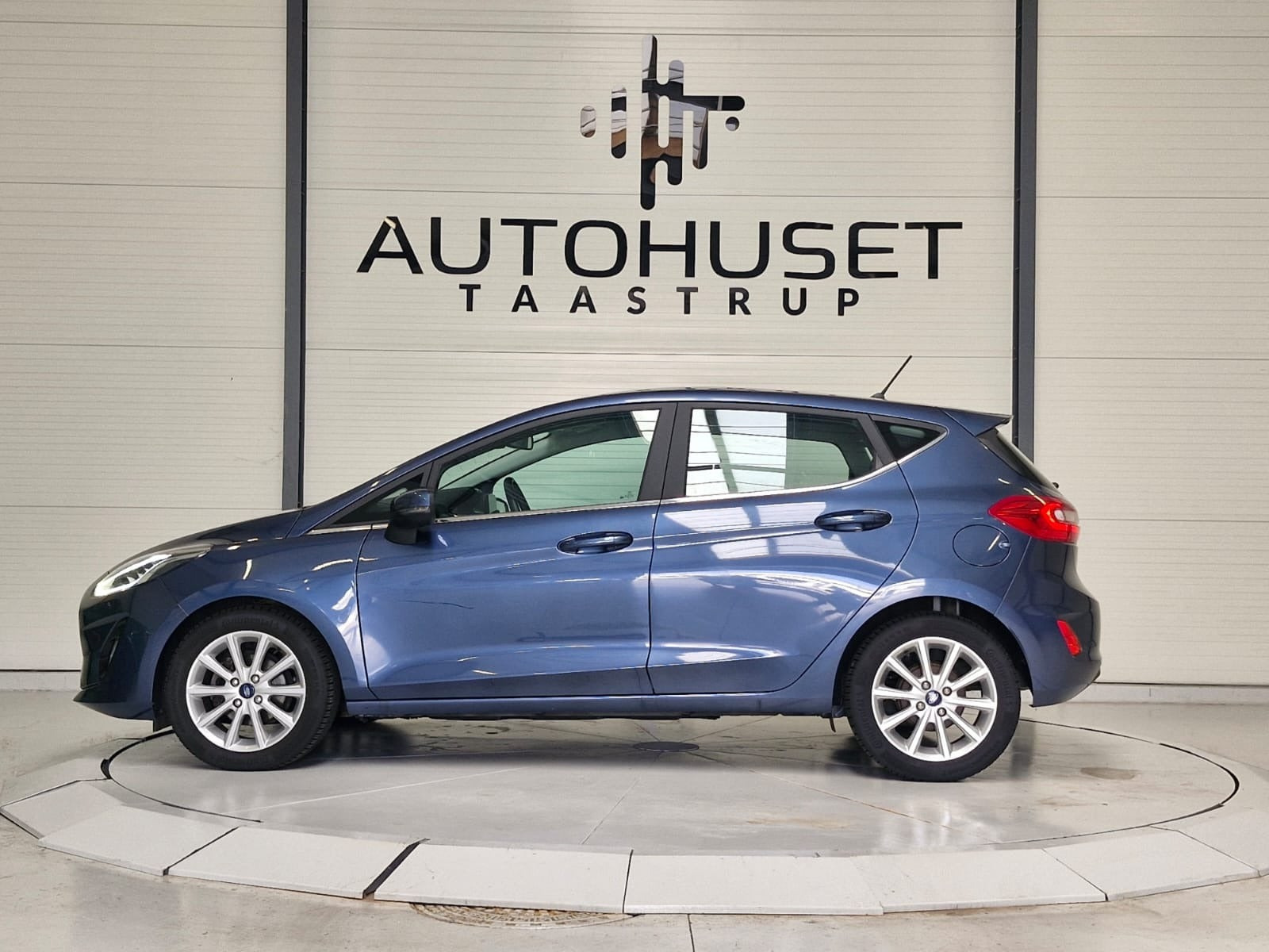 Blå Ford Fiesta fra 2018
