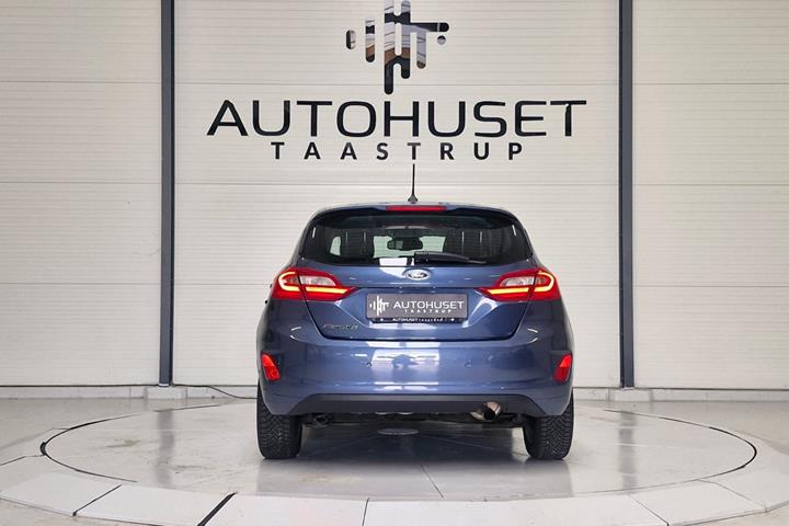 Blå Ford Fiesta fra 2018