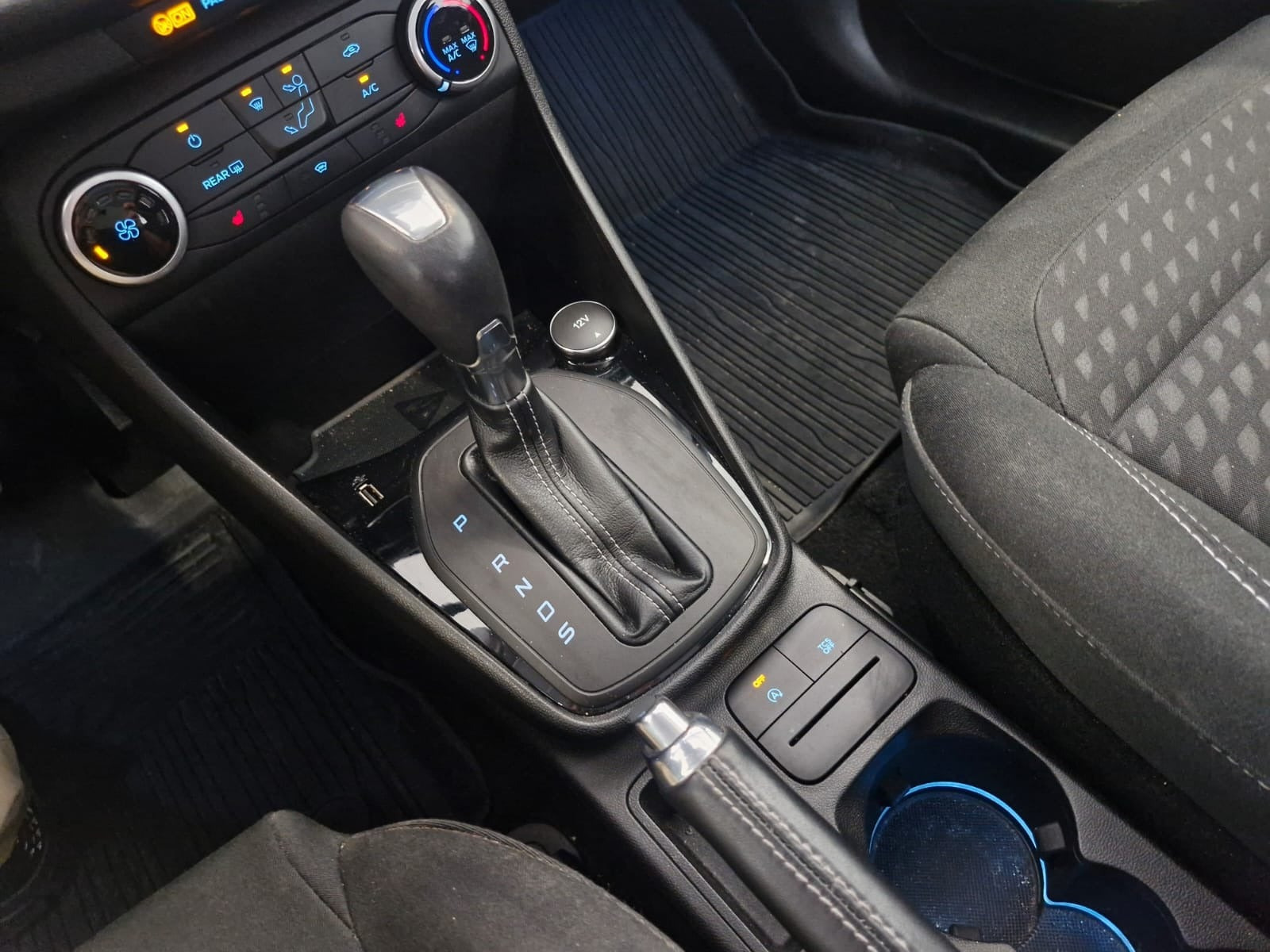 Blå Ford Fiesta fra 2018