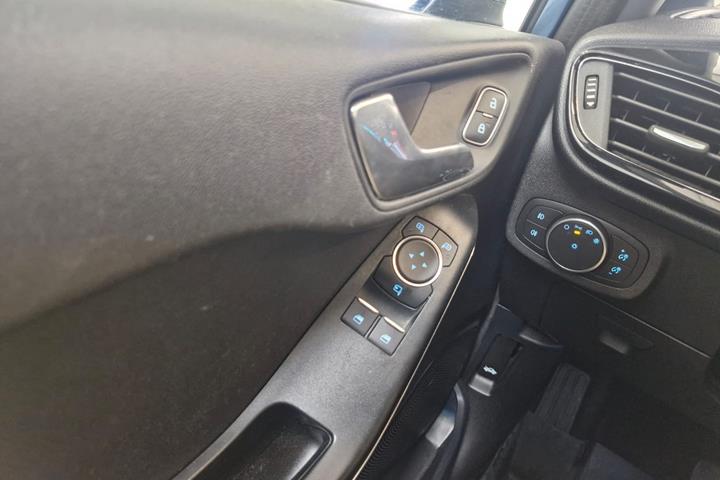 Blå Ford Fiesta fra 2018