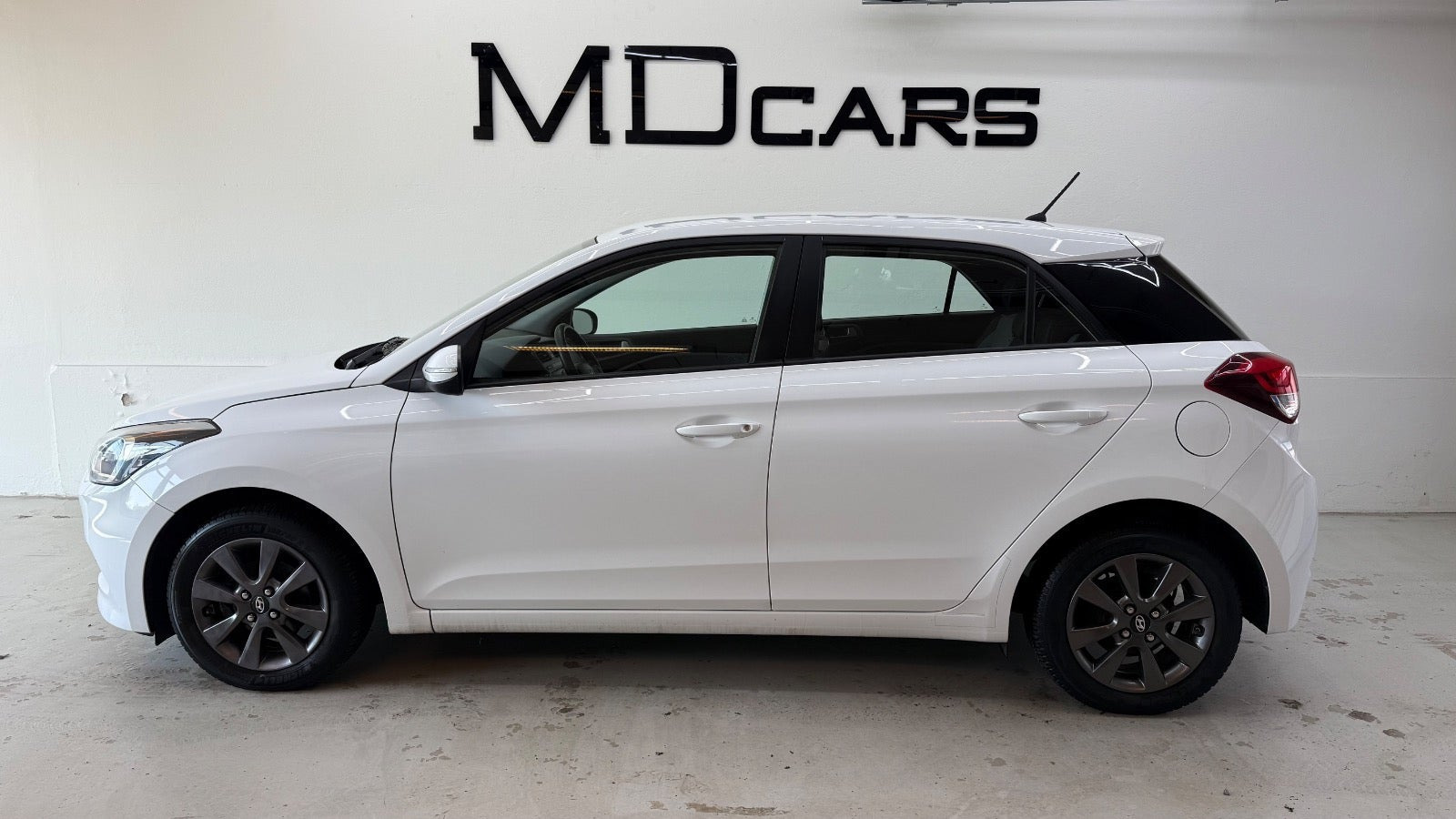 Hvid Hyundai i20 fra 2015