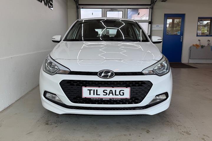 Hvid Hyundai i20 fra 2015