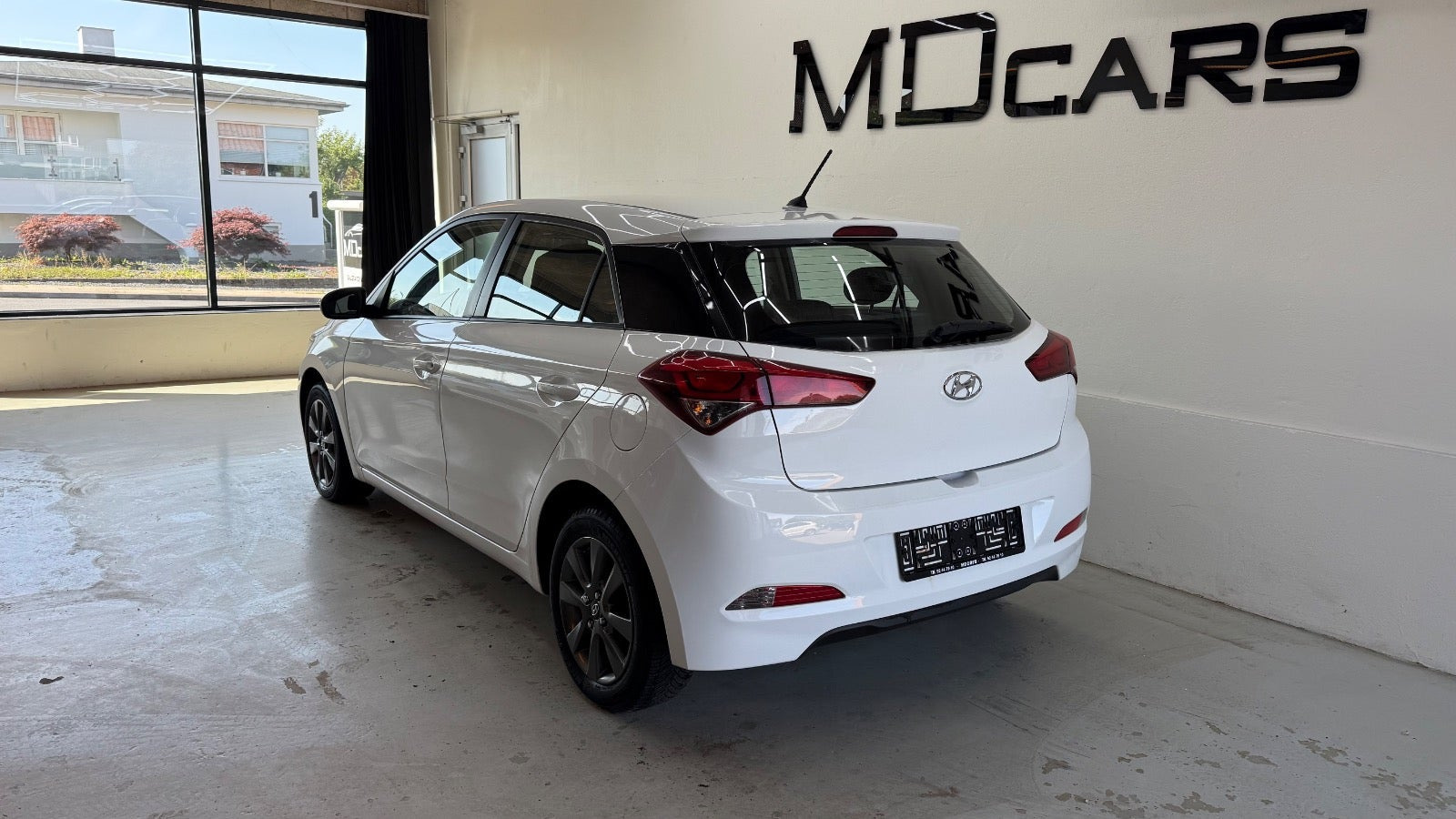 Hvid Hyundai i20 fra 2015