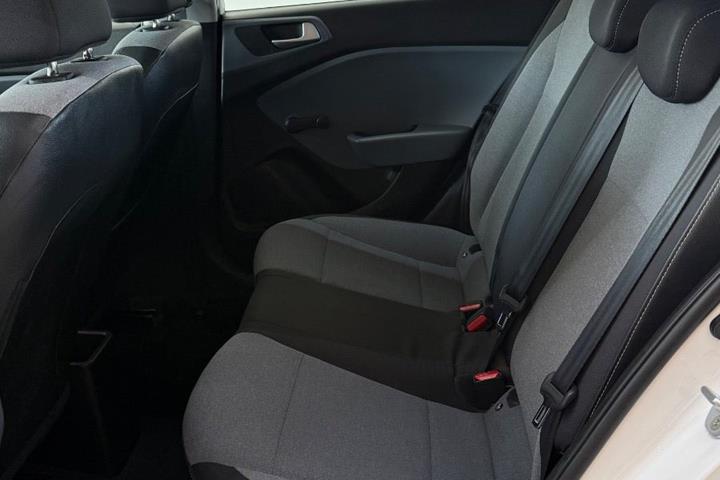 Hvid Hyundai i20 fra 2015