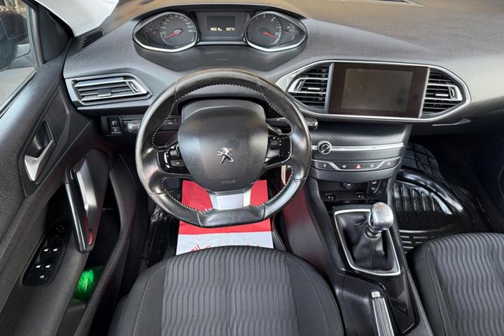 undefined Peugeot 308 fra 2015