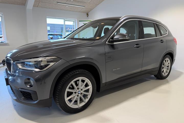 Grå BMW X1 fra 2016
