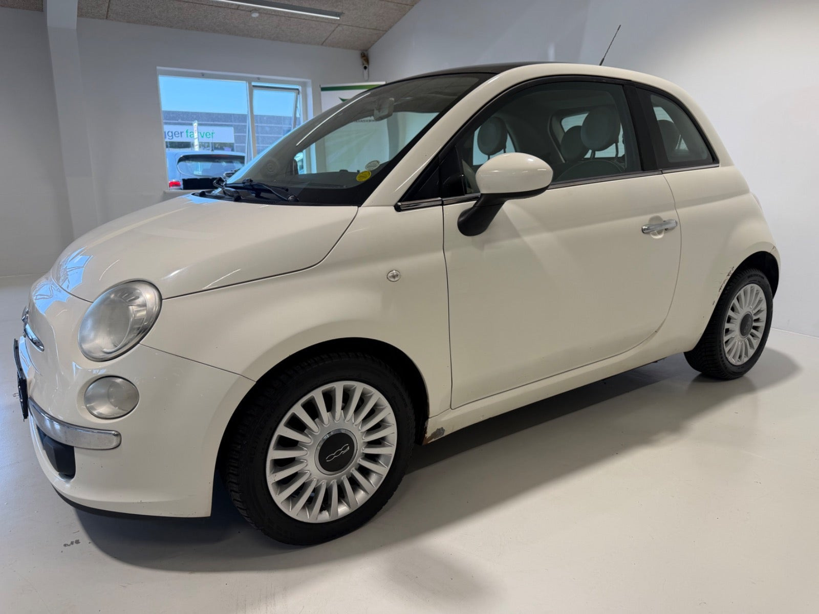 Hvid Fiat 500 fra 2011