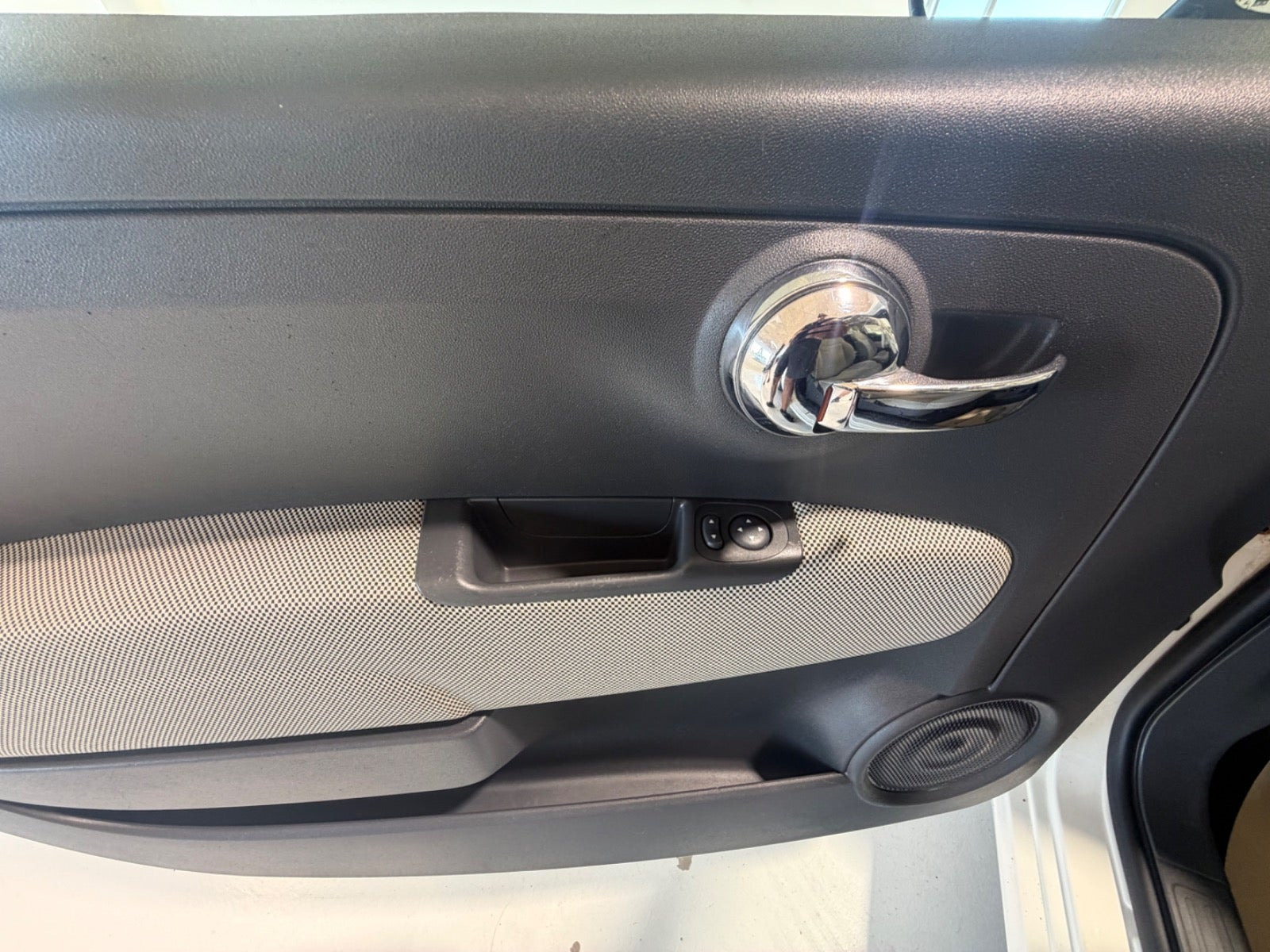 Hvid Fiat 500 fra 2011