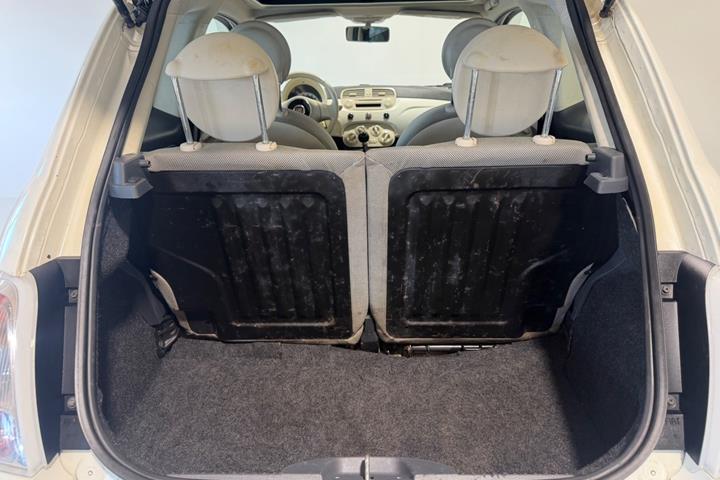 Hvid Fiat 500 fra 2011