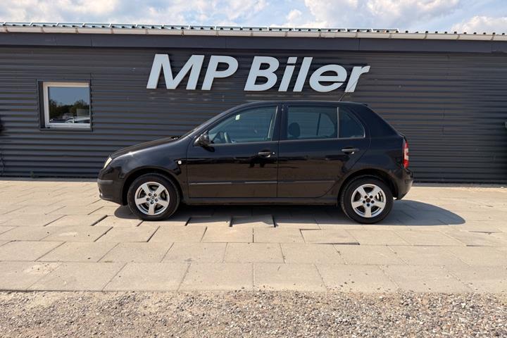 Sort Skoda Fabia fra 2006