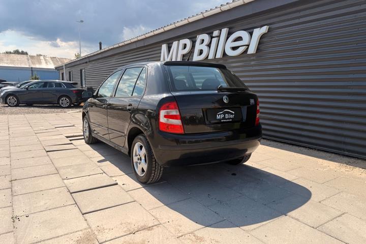 Sort Skoda Fabia fra 2006