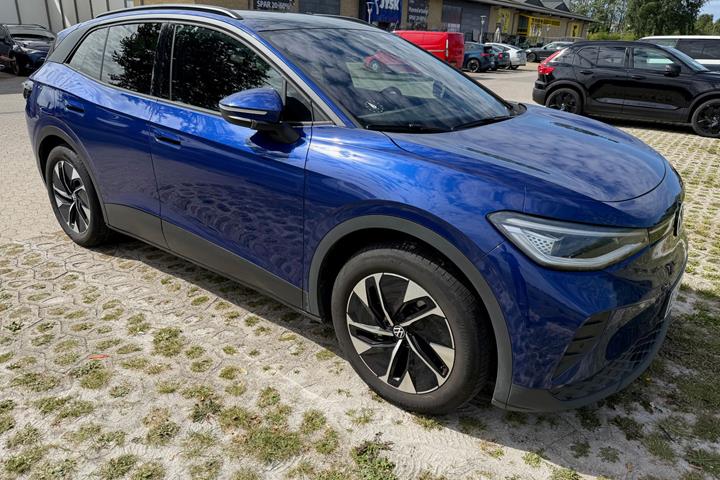 Blå VW ID.4 fra 2024