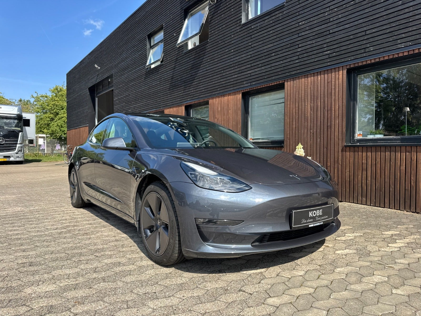 Tesla Model 3 Long Range AWD