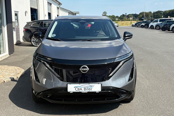Sølv Nissan Ariya fra 2025