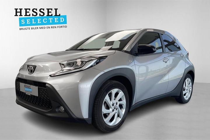 Sølv Toyota Aygo X fra 2024