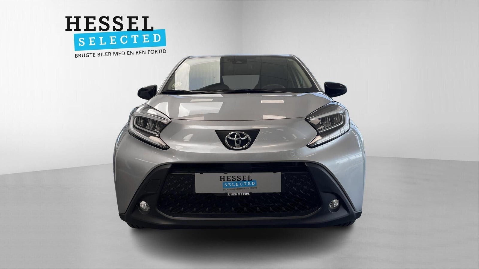 Sølv Toyota Aygo X fra 2024