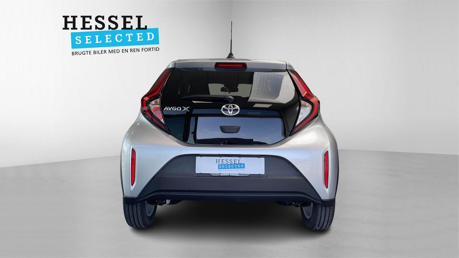 Sølv Toyota Aygo X fra 2024