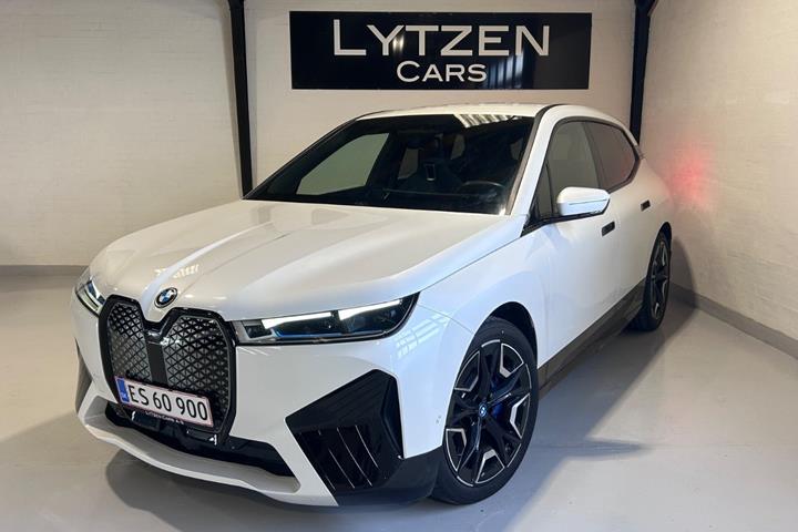Hvid BMW iX fra 2023