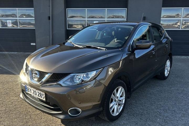 Brun Nissan Qashqai fra 2016