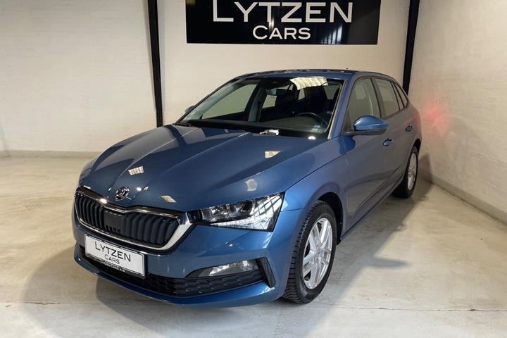 Blå Skoda Scala fra 2022
