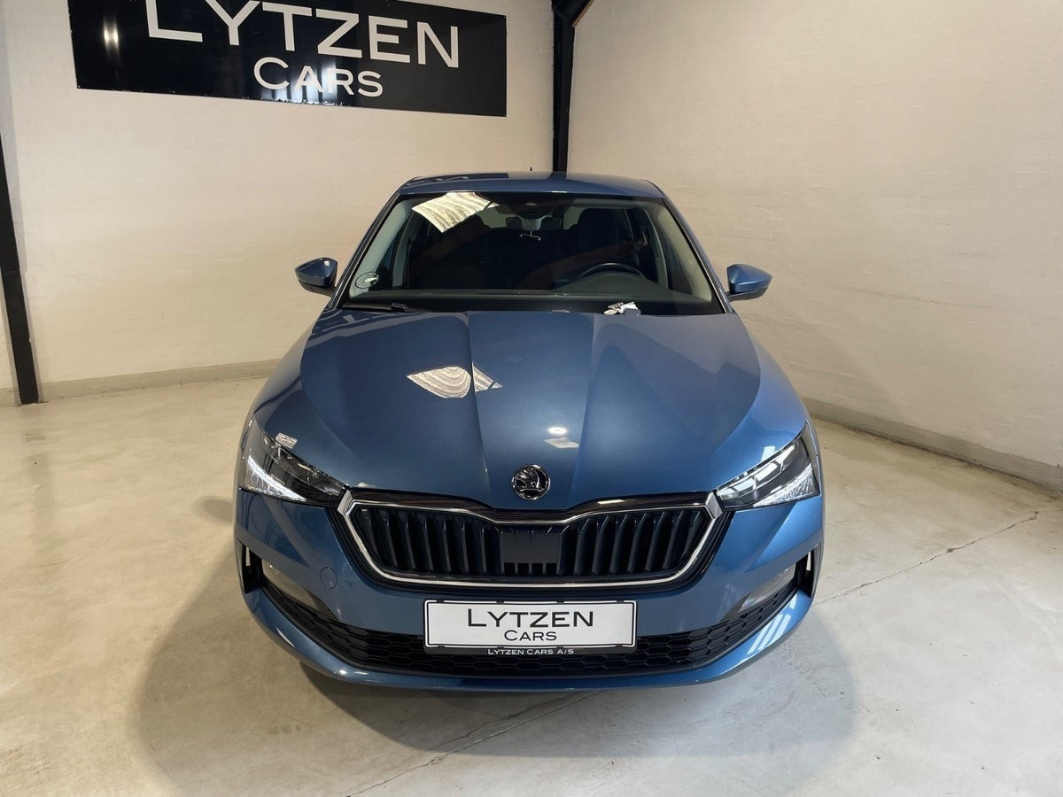 Blå Skoda Scala fra 2022