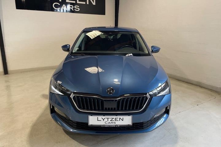 Blå Skoda Scala fra 2022