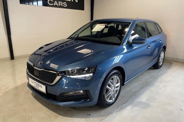 Blå Skoda Scala fra 2022