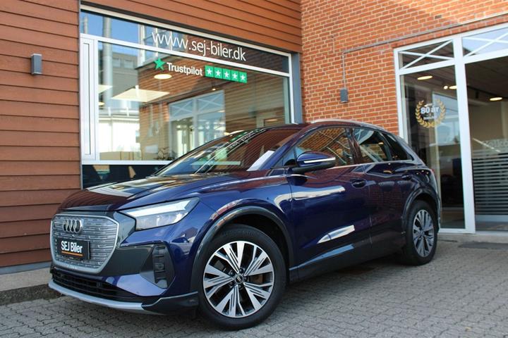 Blå Audi Q4 e-tron fra 2021
