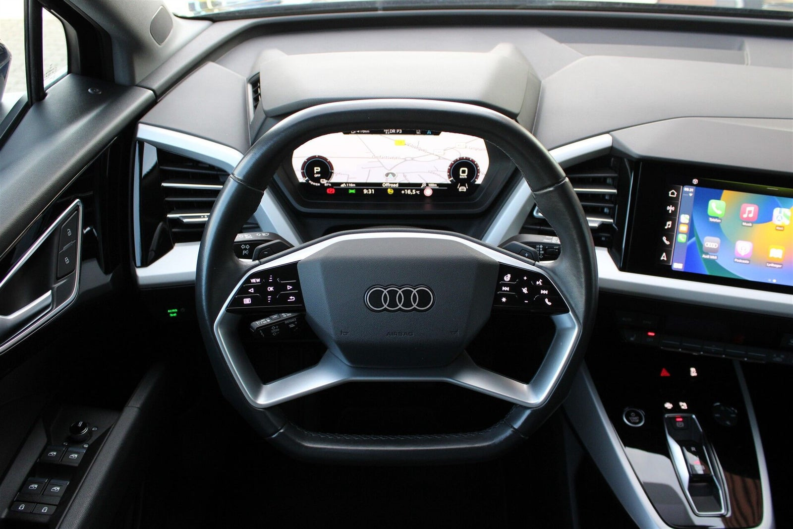 Blå Audi Q4 e-tron fra 2021