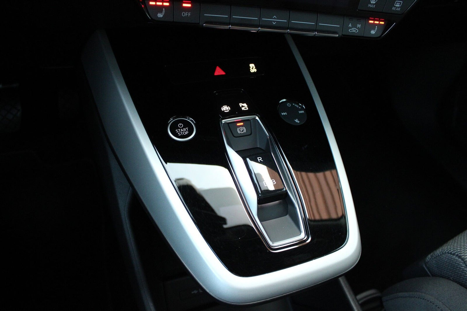 Blå Audi Q4 e-tron fra 2021