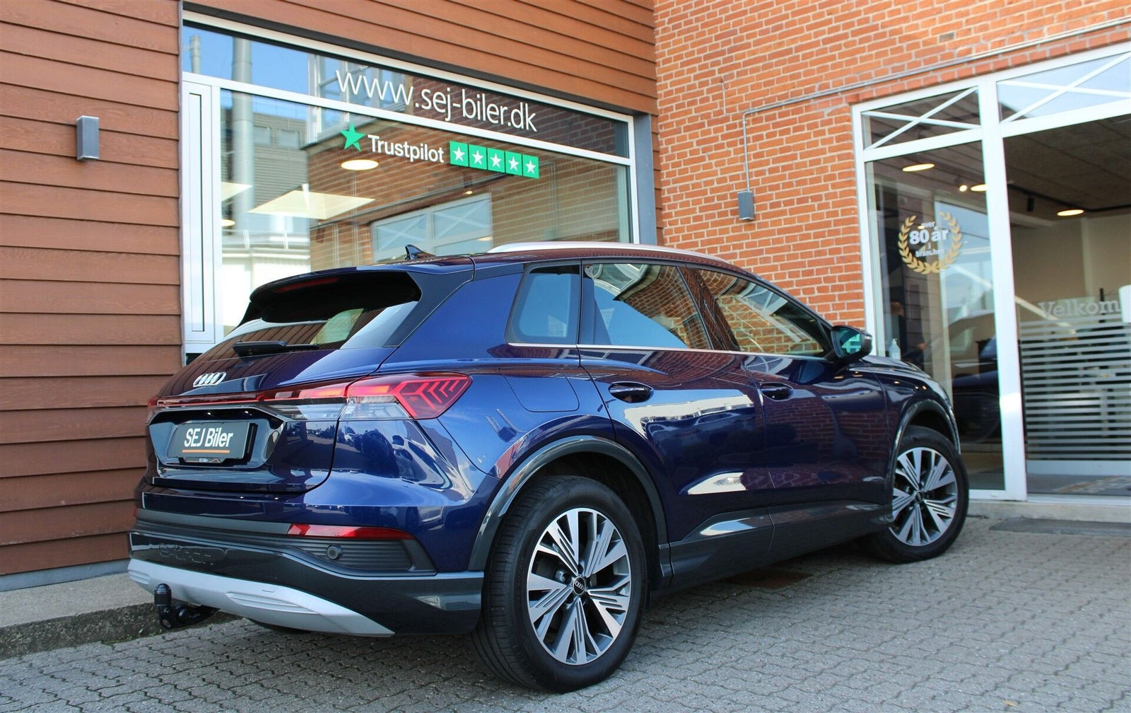 Blå Audi Q4 e-tron fra 2021