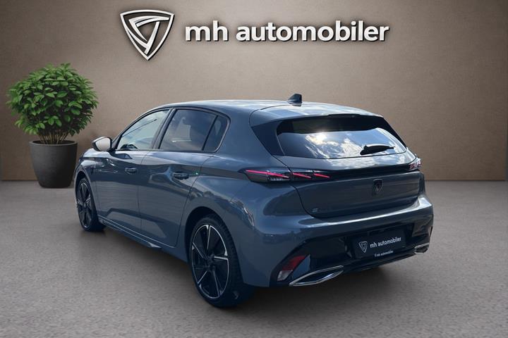 Grå Peugeot E-308 fra 2024