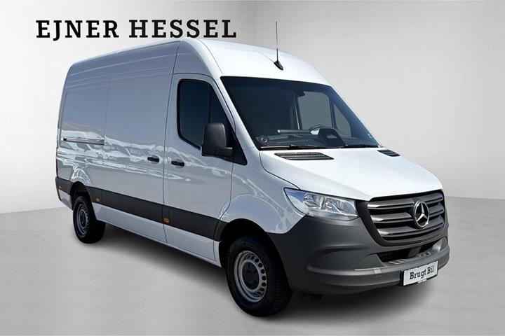 Hvid Mercedes Sprinter 317 fra 2025