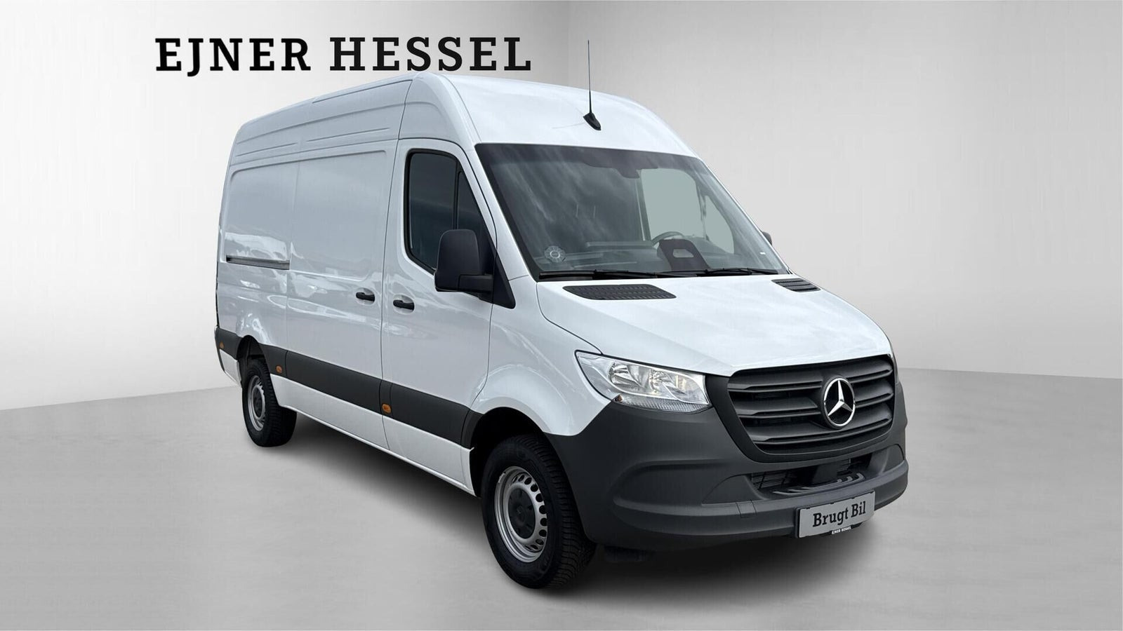 Hvid Mercedes Sprinter 317 fra 2025