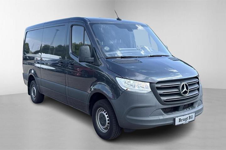 Grå Mercedes Sprinter 317 fra 2022