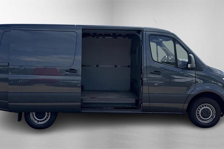 Grå Mercedes Sprinter 317 fra 2022