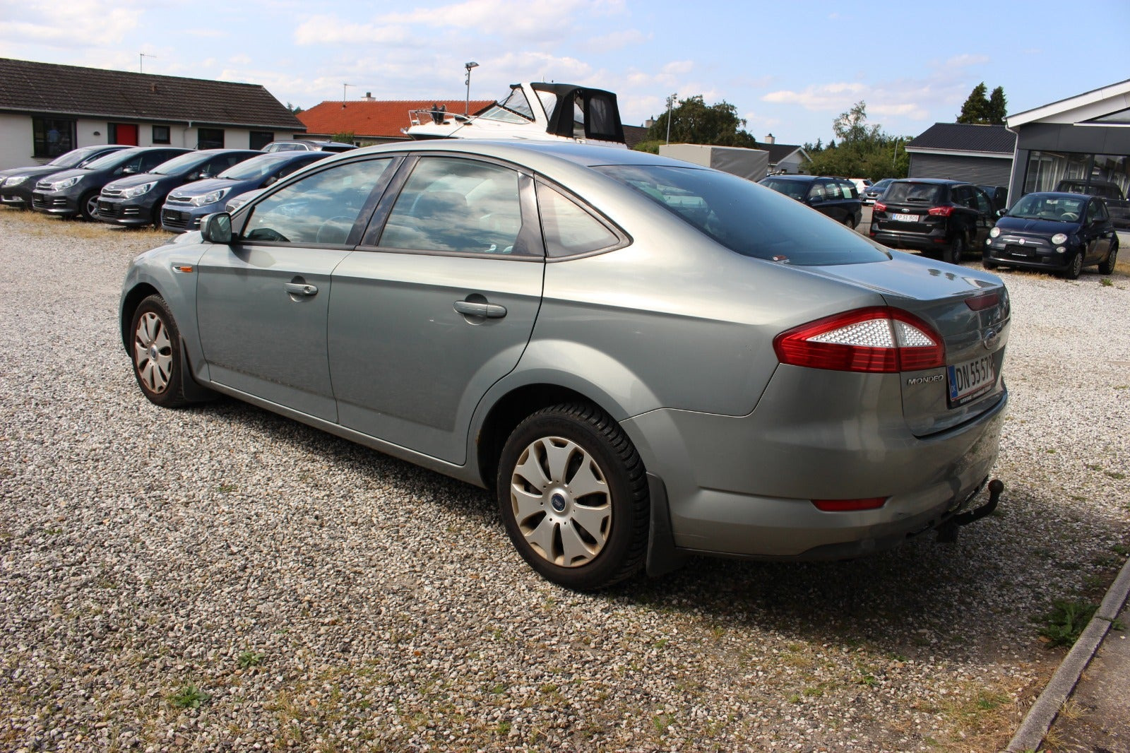 Grå Ford Mondeo fra 2009