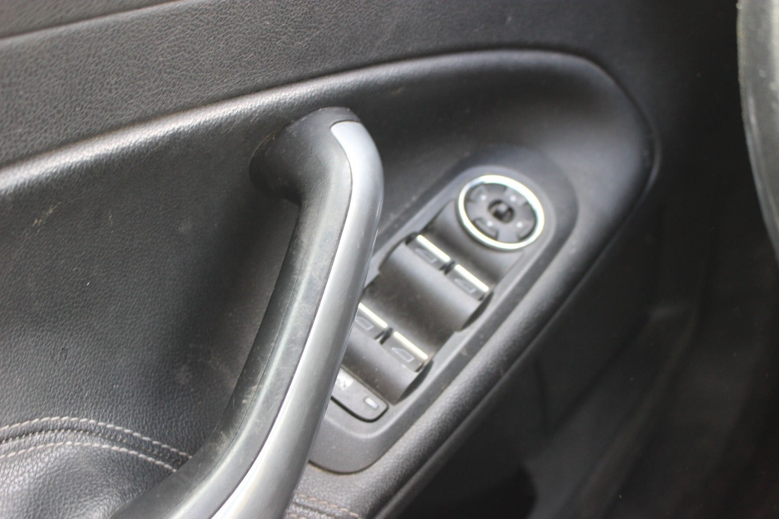 Grå Ford Mondeo fra 2009
