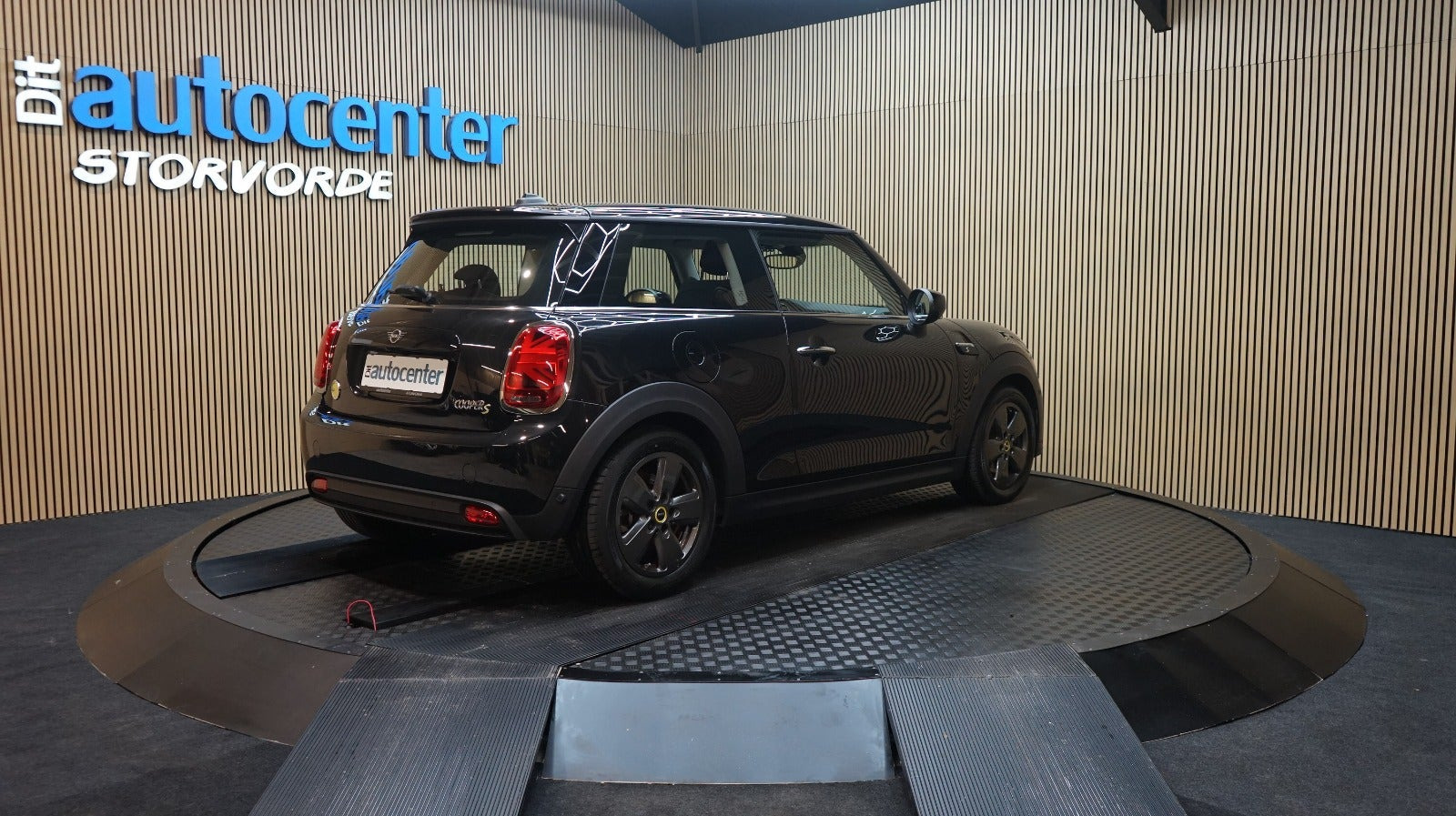 Sort Mini Cooper SE fra 2023