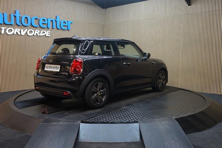 Sort Mini Cooper SE fra 2023