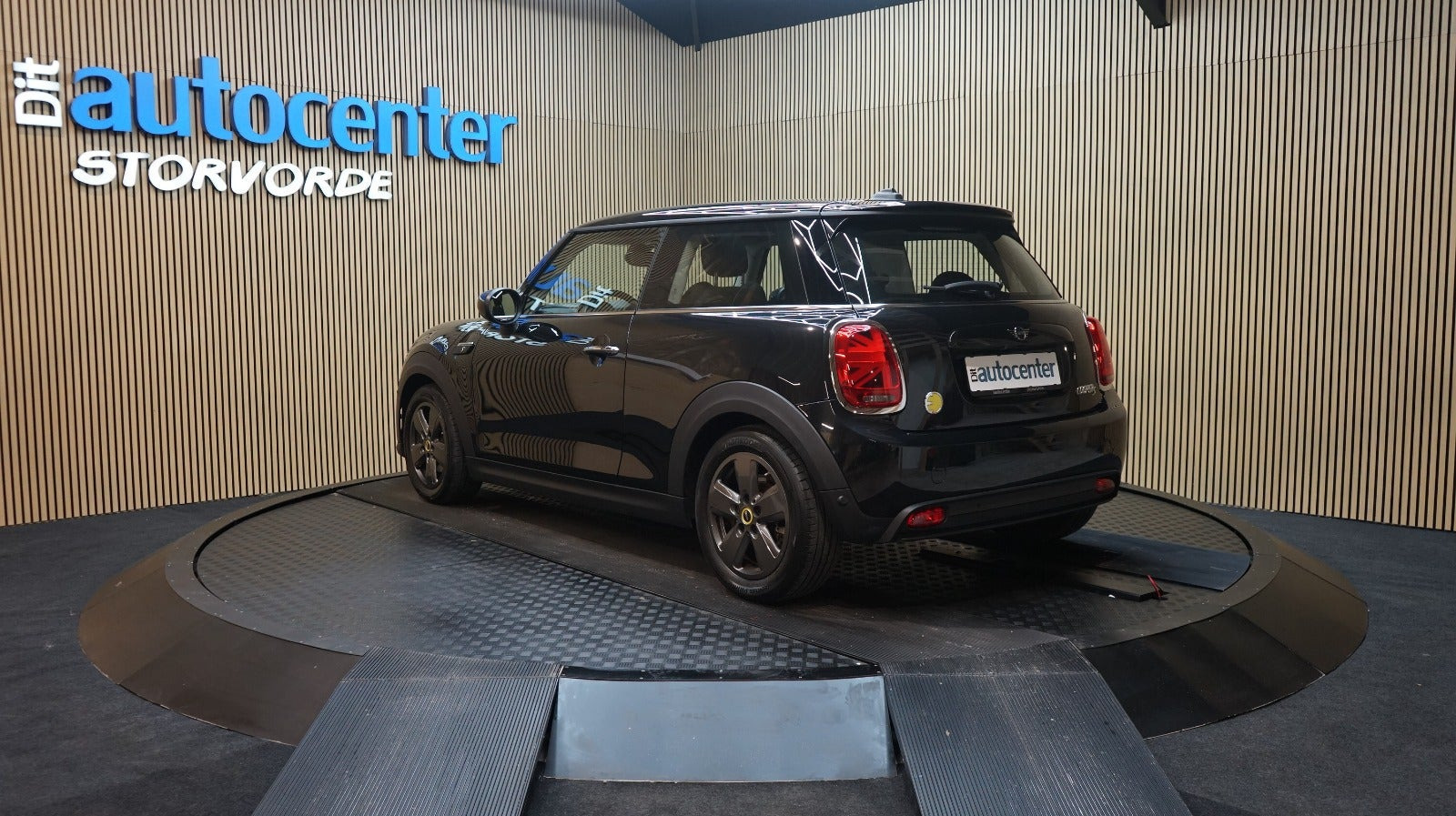 Sort Mini Cooper SE fra 2023