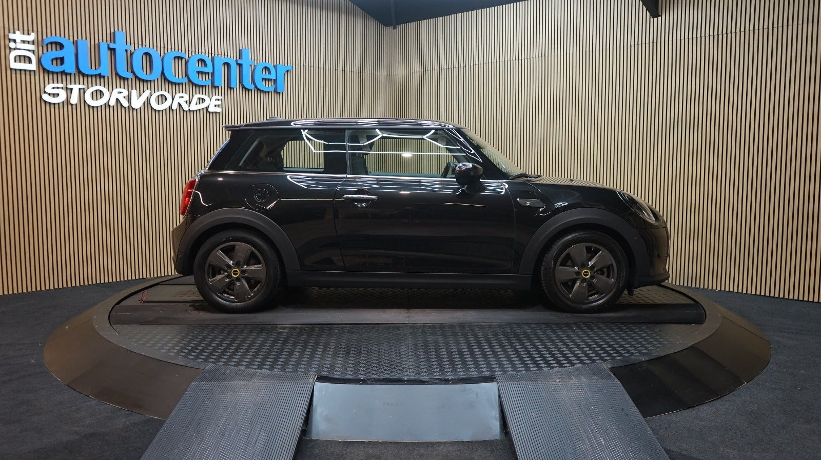 Sort Mini Cooper SE fra 2023